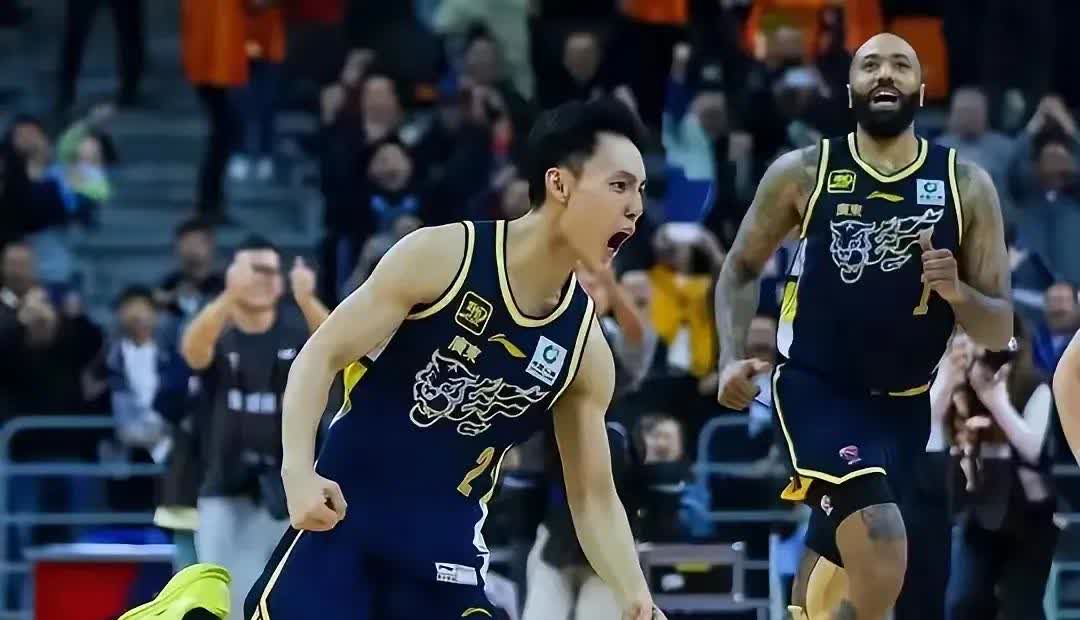 包含大阪飞踢队以惊人表现获得胜利，进军下一轮比赛的词条