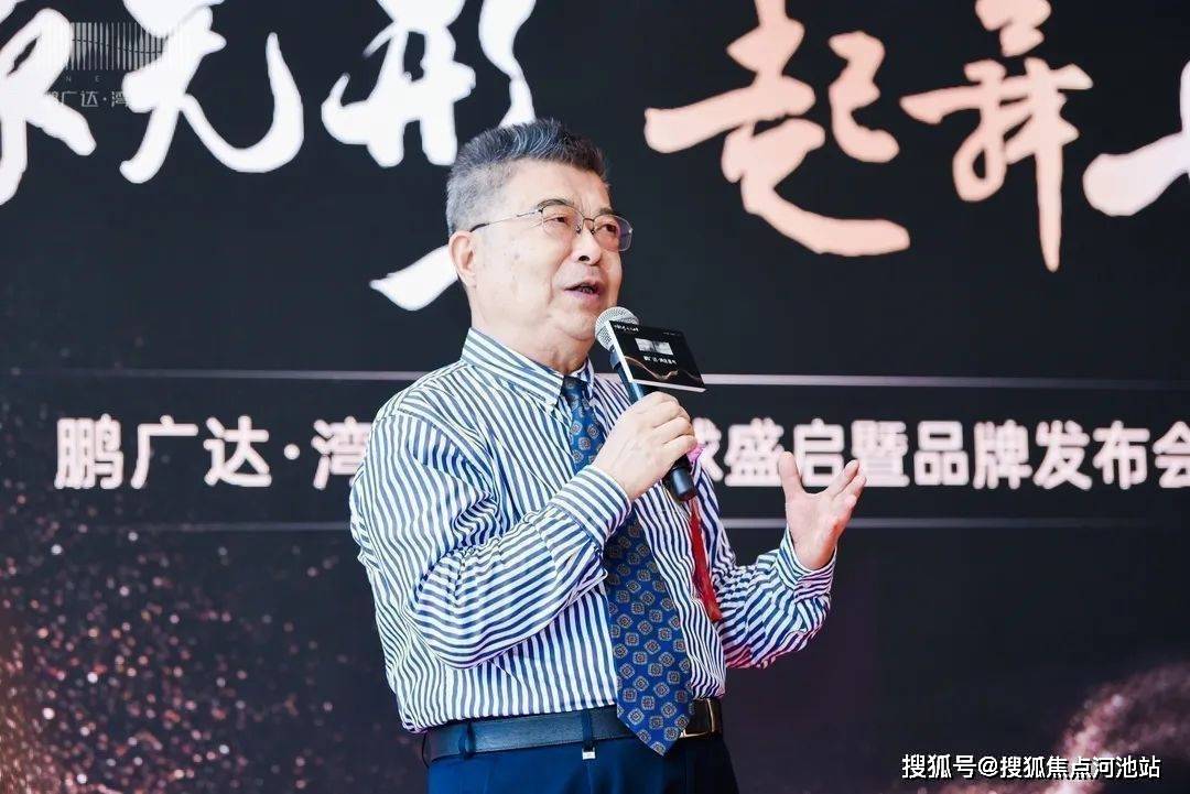 关于转会市场持续活跃，多家俱乐部寻找新援的信息