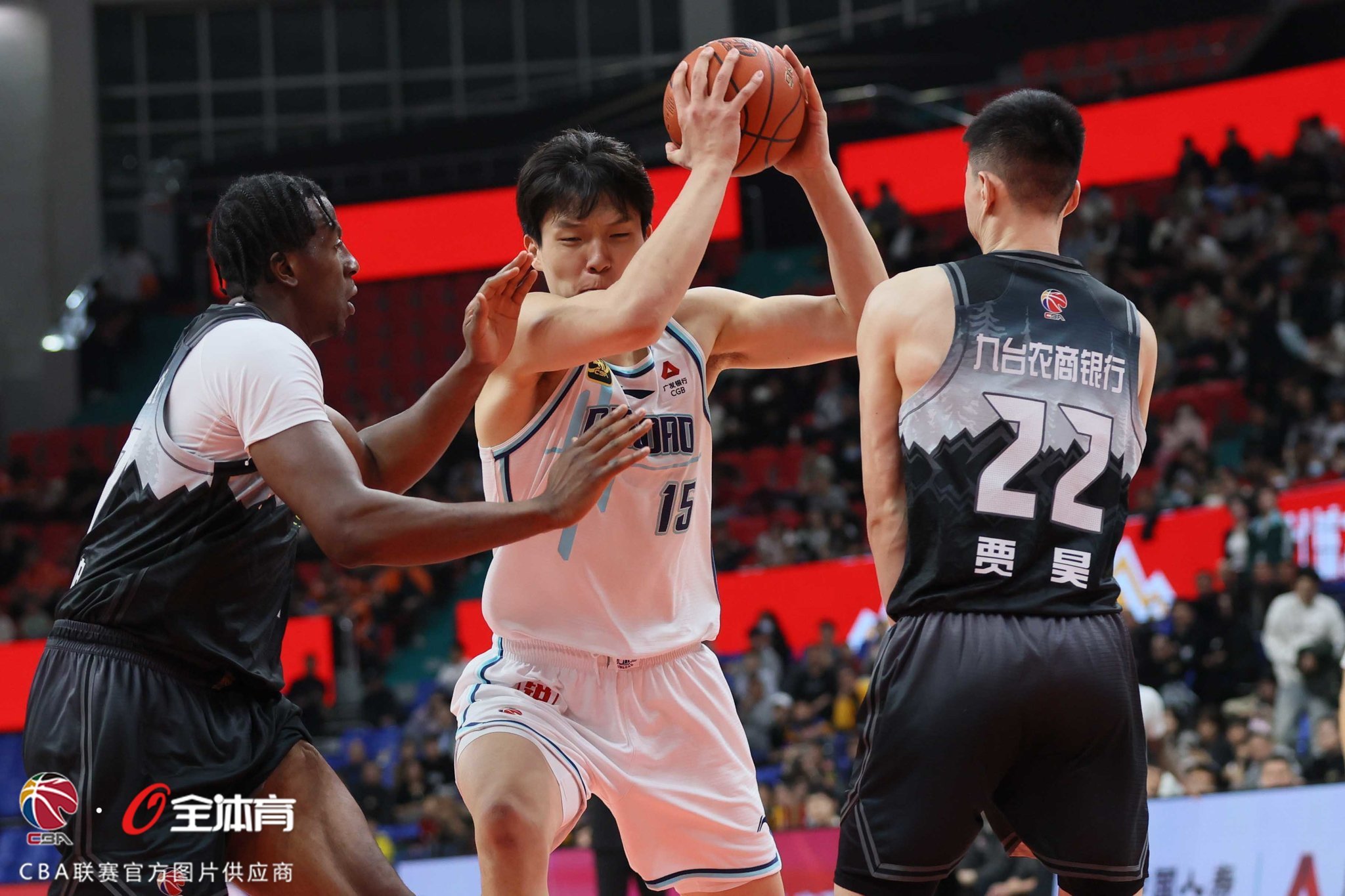 杨瀚森22+11青岛胜辽宁王哲林13分上海胜江苏的简单介绍