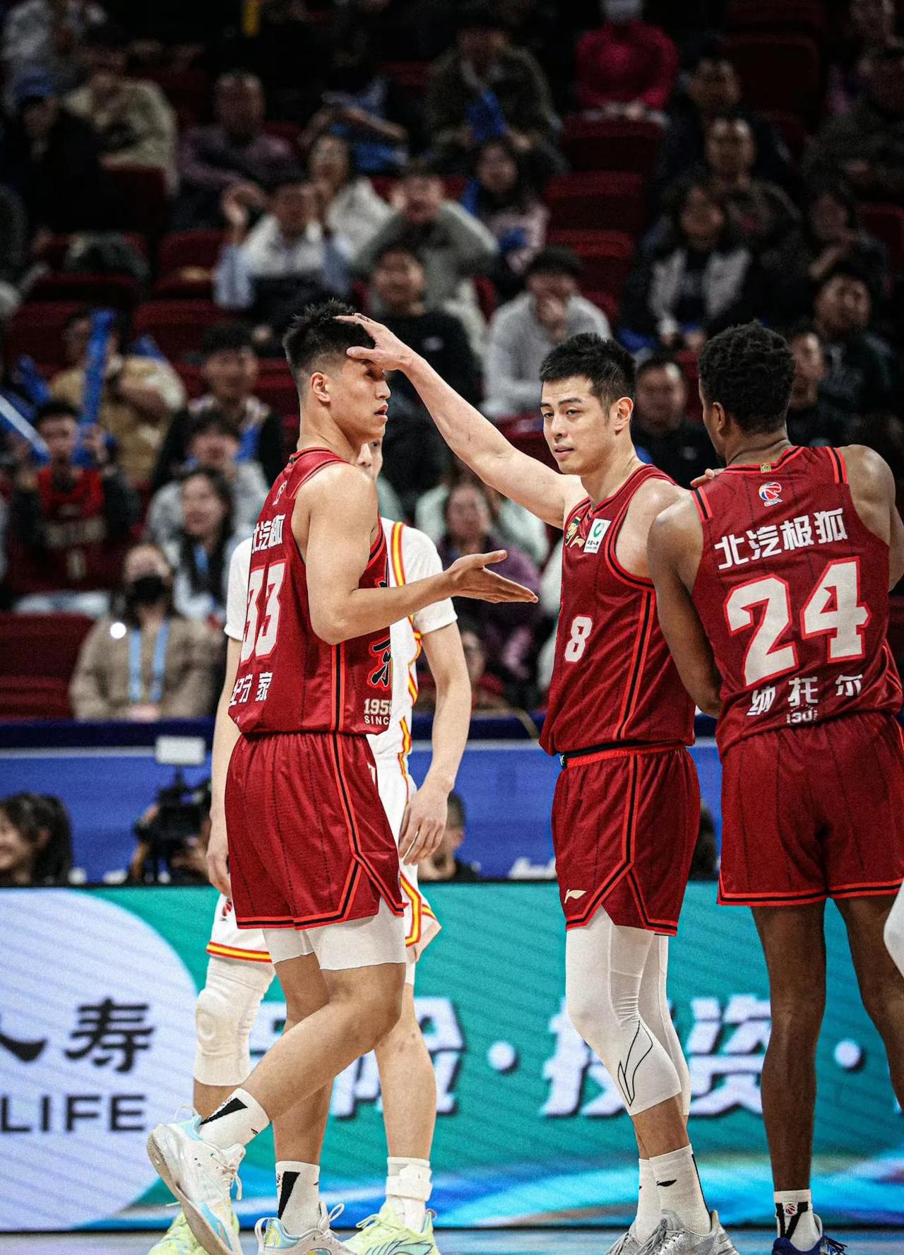 北京男篮对阵大连队，全队备战意志坚定(北京男篮结束连败)