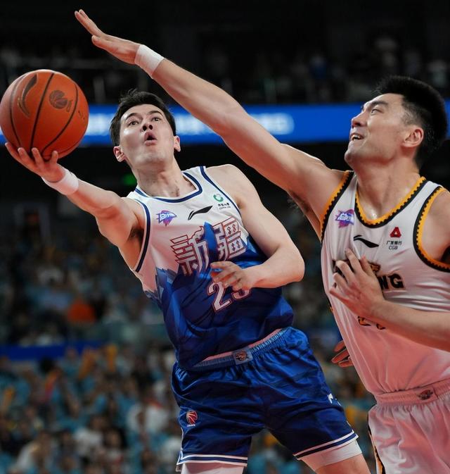 弗格32分辽宁终结上海16连胜江苏不敌新疆的简单介绍