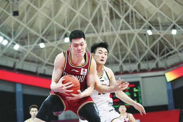 中国三人男篮不敌卫冕冠军张宁6分4篮板的简单介绍
