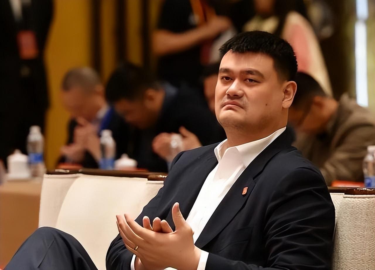 郭士强成为中国男篮主教练第二次临危受命的简单介绍
