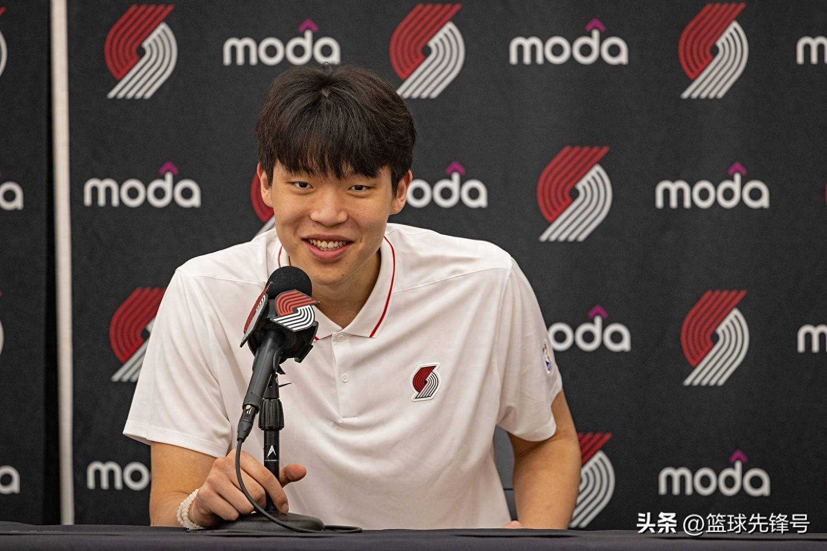 开云体育入口-关于76人惜败爵士夏联开门黑：新科探花28+10丢绝平三分5号秀13中3的信息