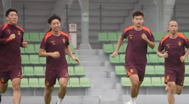 开云体育电脑版-中国男足再演功夫足球高天意恶意犯规逃过红牌的简单介绍