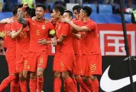开云体育登录-关于球员齐心协力，共同为胜利努力拼搏的信息