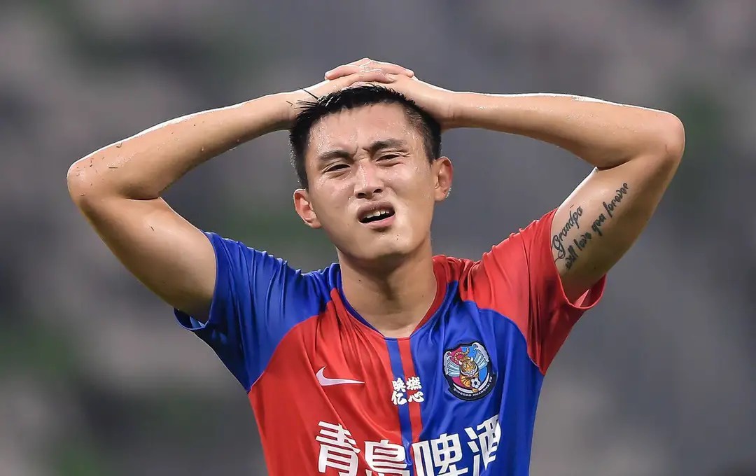 关于青岛黄海客场逆转取胜，突破保级压力的信息